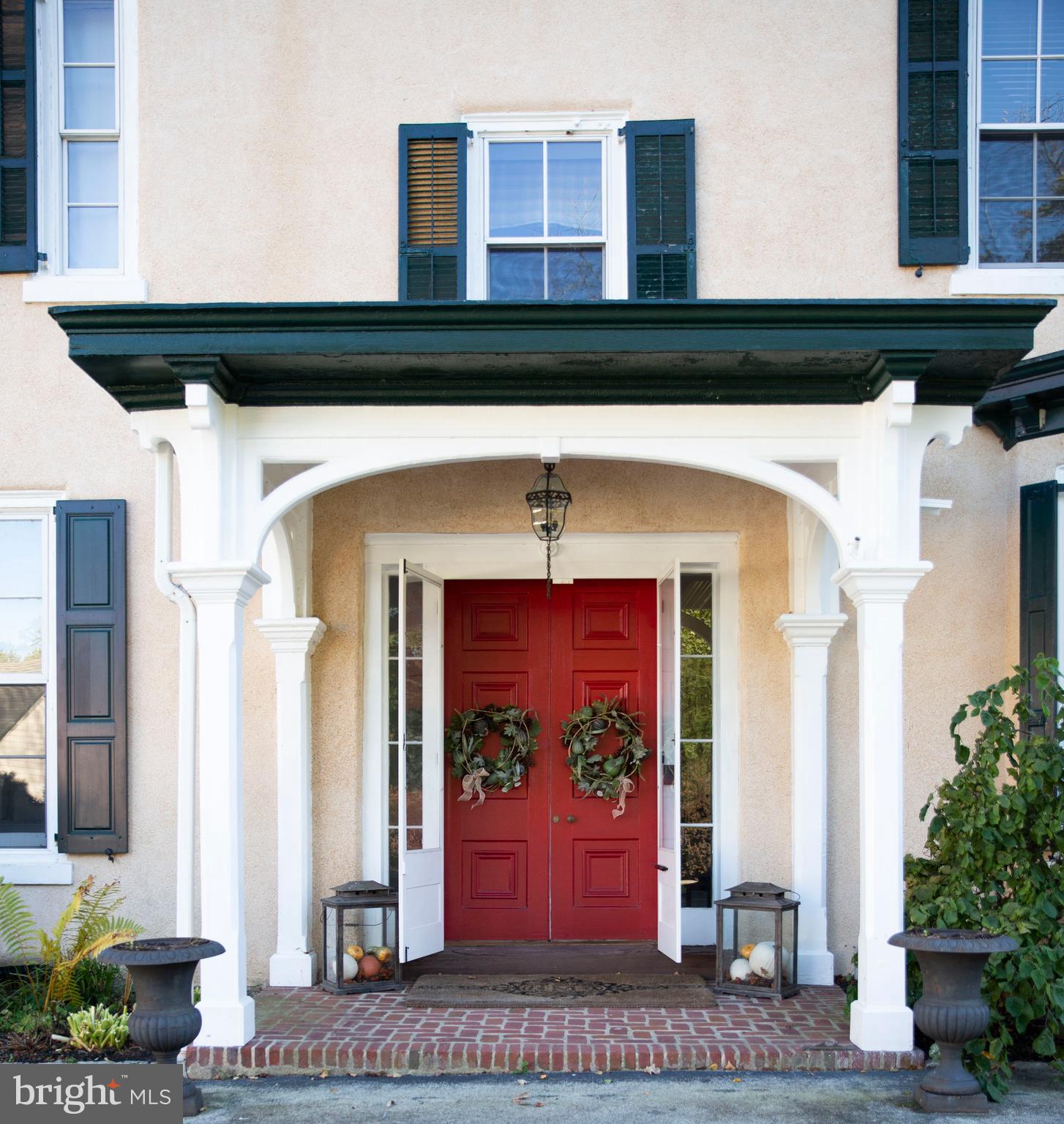 521 LEOPARD ROAD