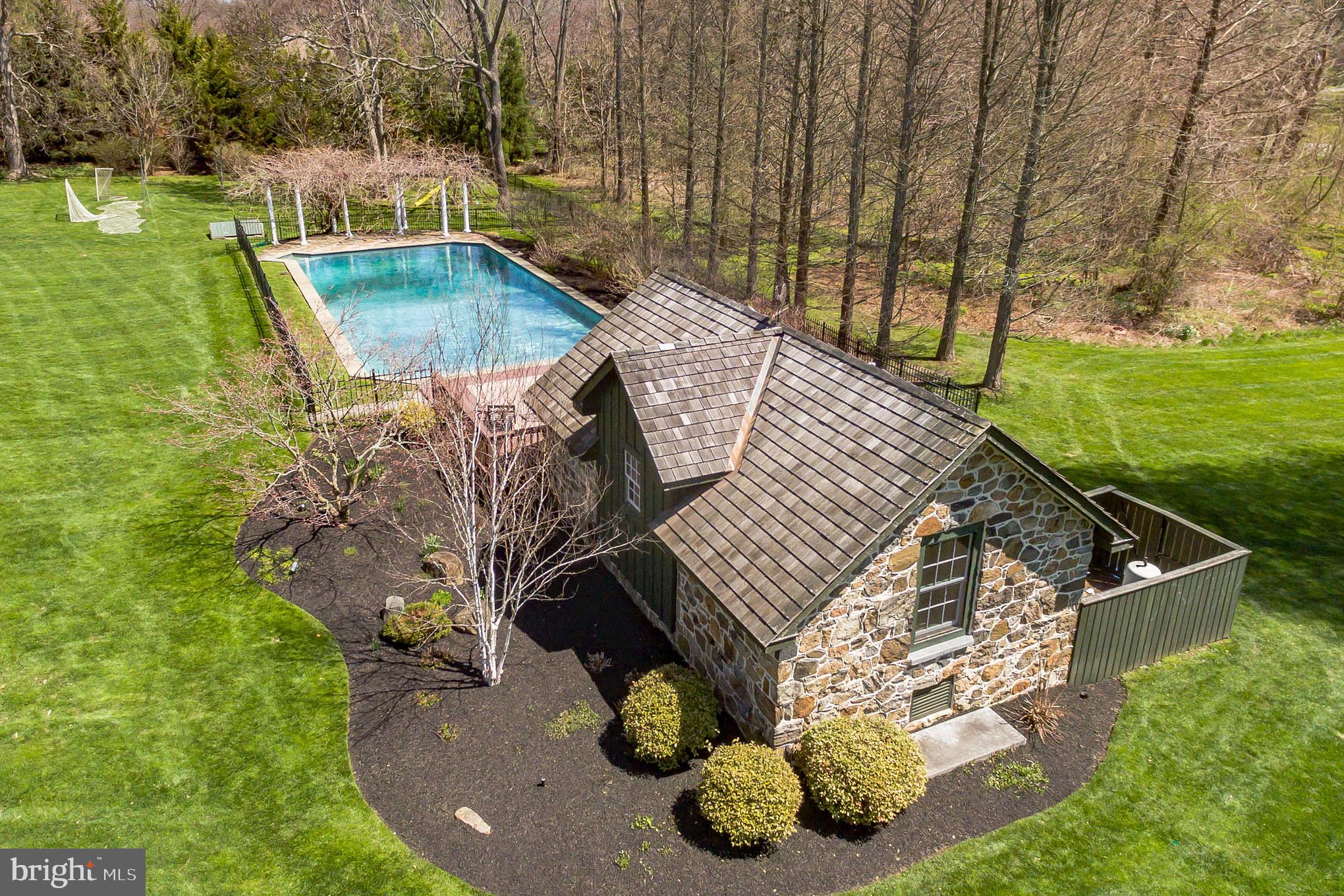 521 LEOPARD ROAD
