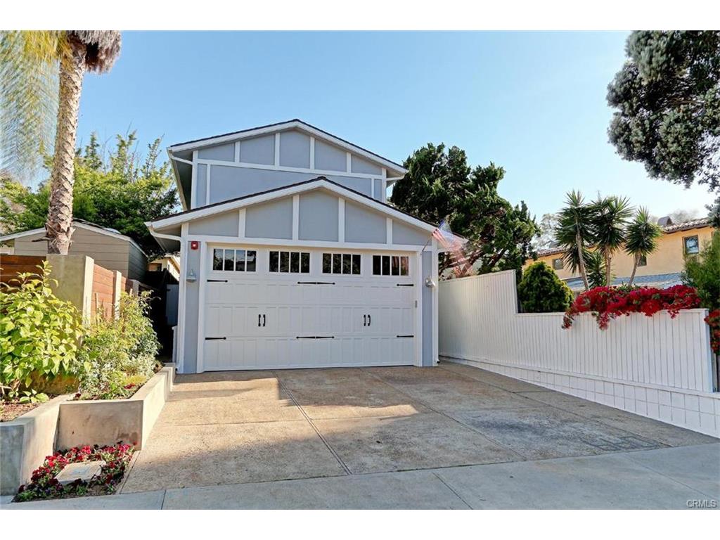 660 Rosecrans