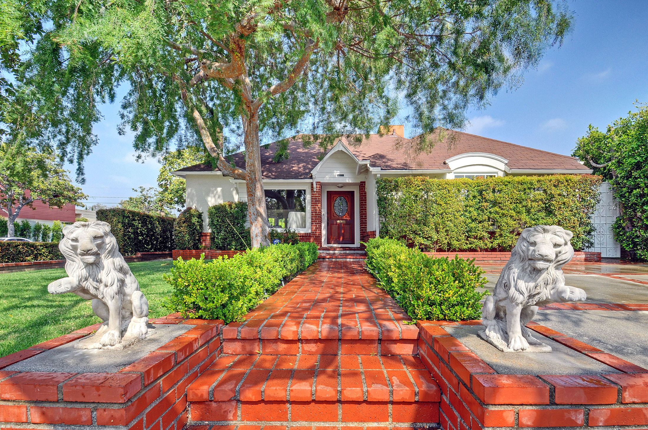 218 N Palm Drive