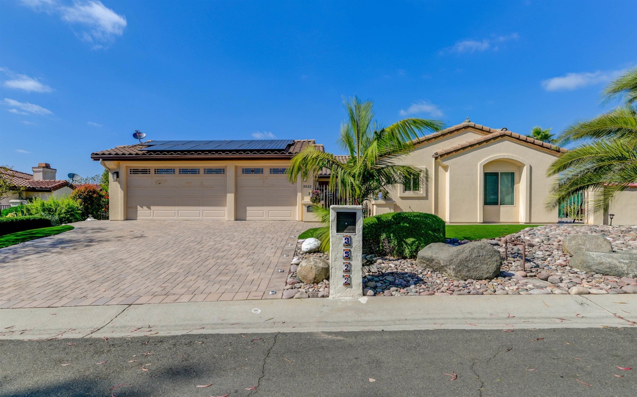 3522  Avenida Amorosa 