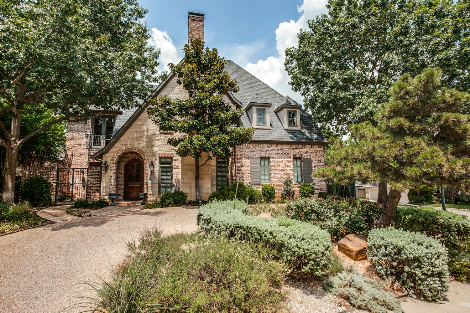 6929 Forest Cove Circle