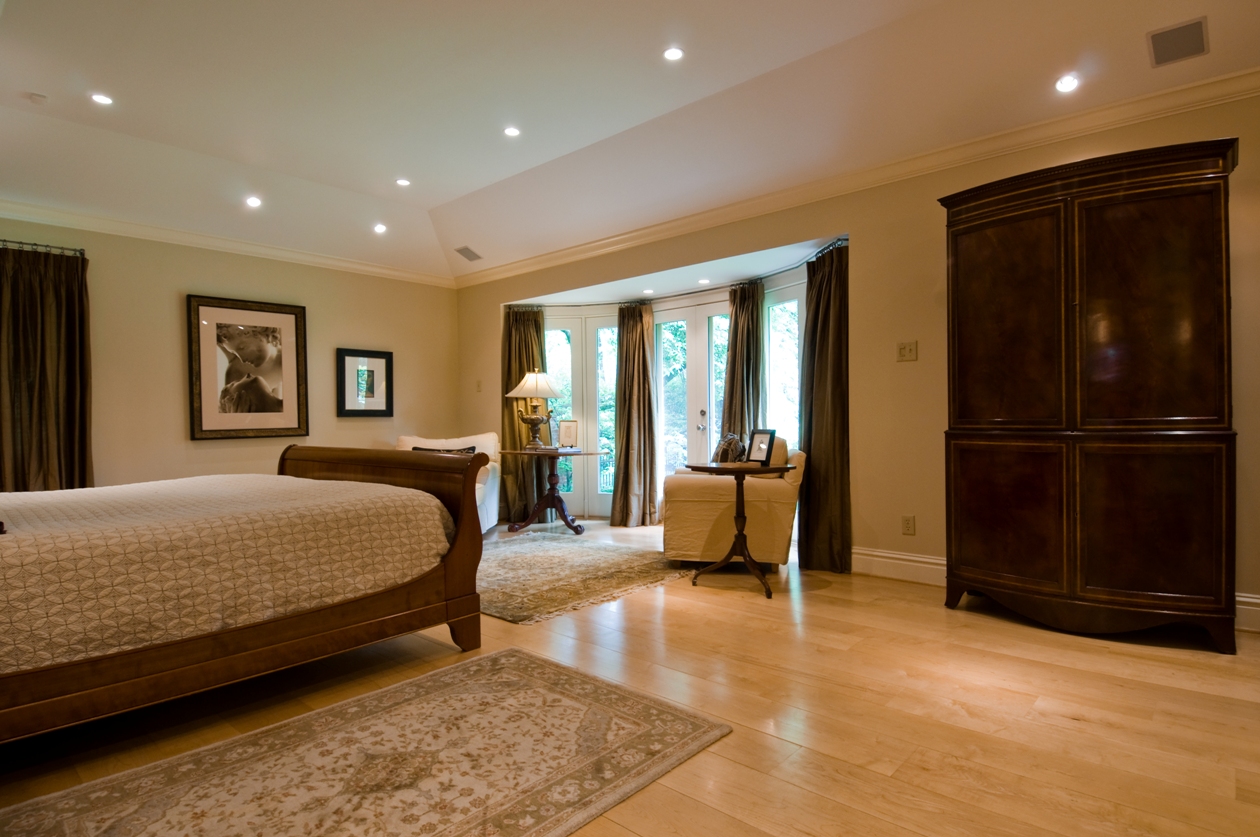 7 E Brentmoor Park