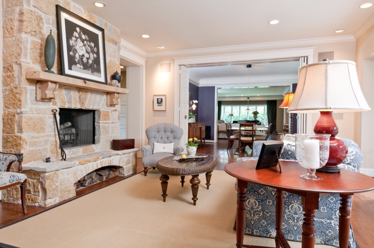 7 E Brentmoor Park