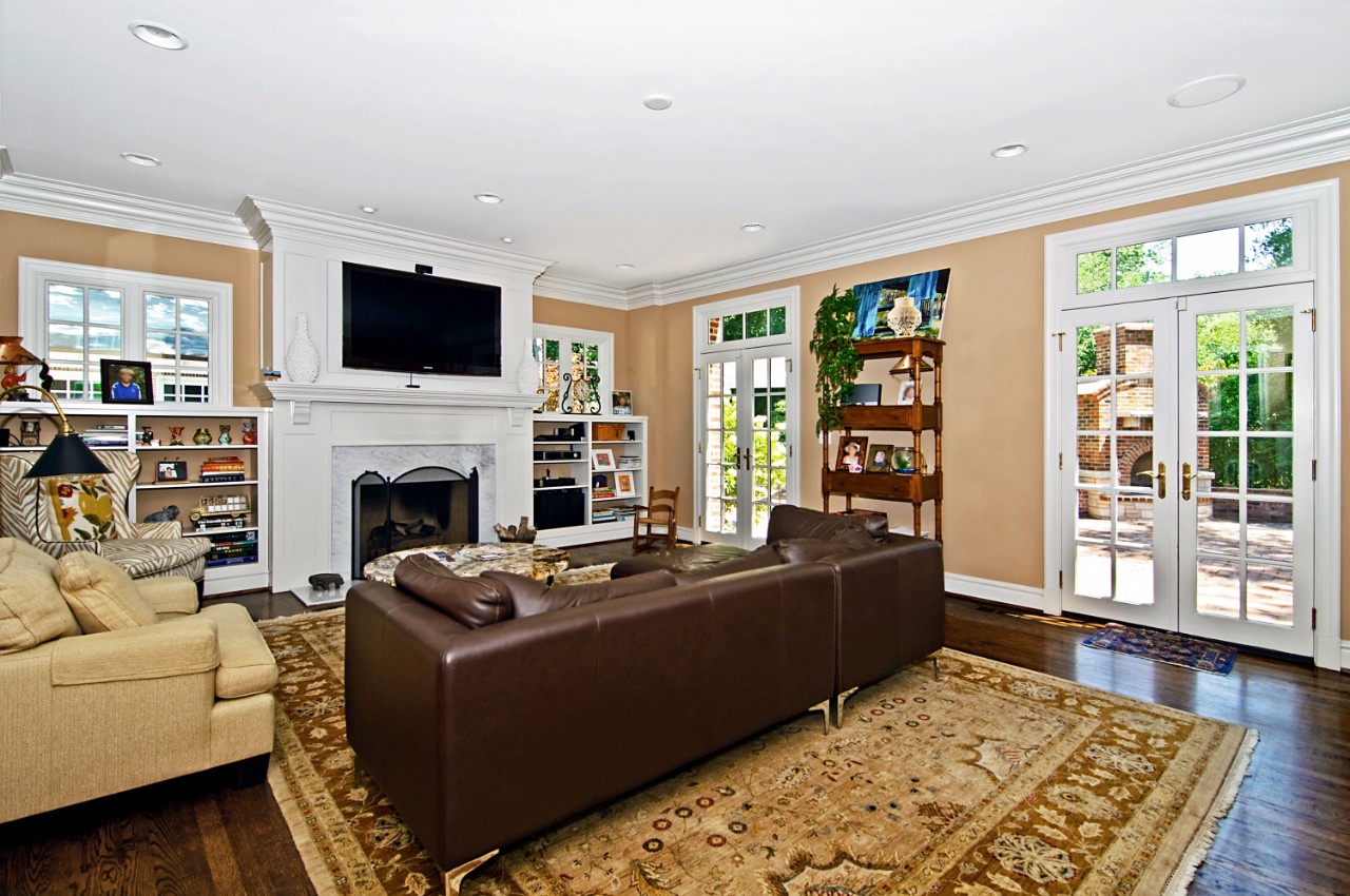 6349 Ellenwood Ave