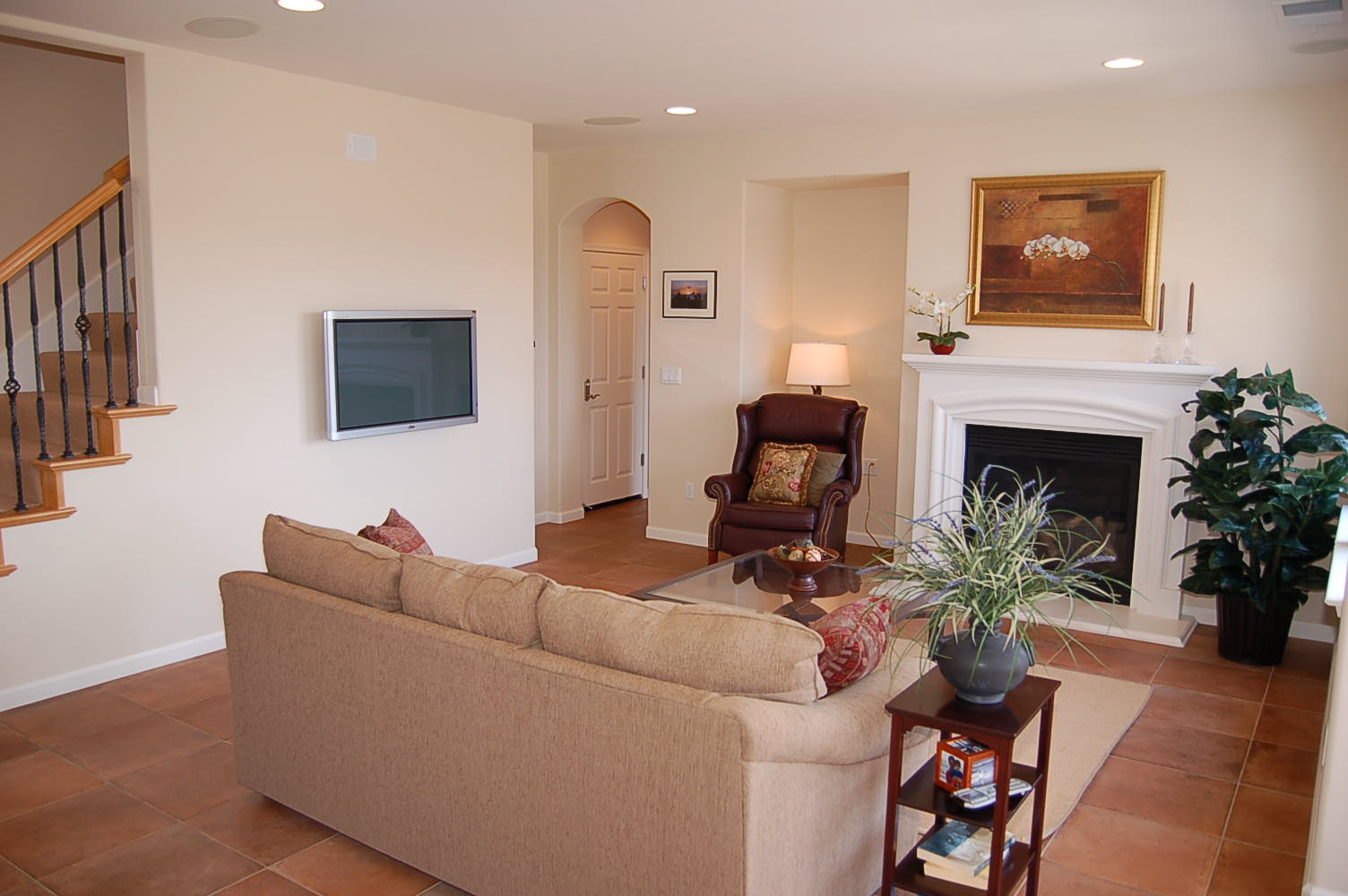 1806  Hollyview Drive