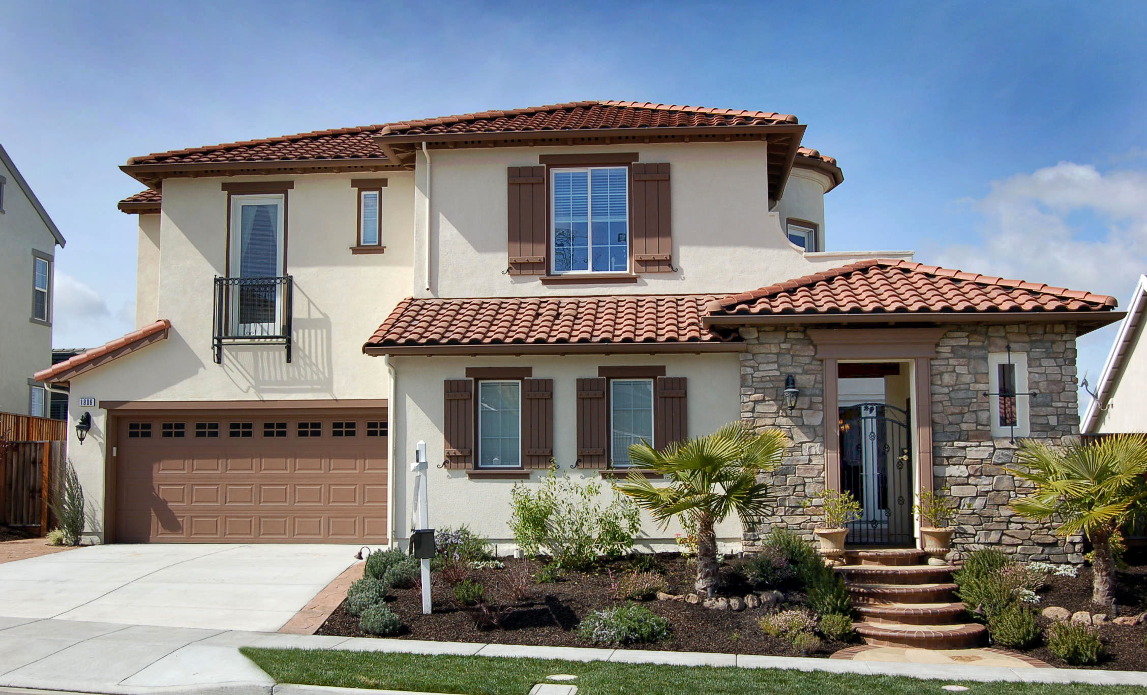1806  Hollyview Drive