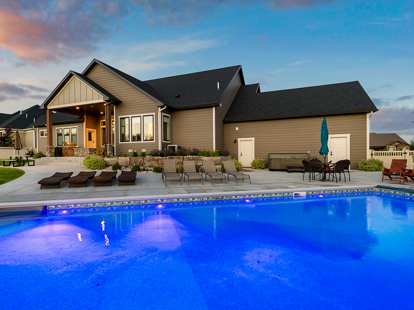 6281 CANYONWOODS DRIVE
