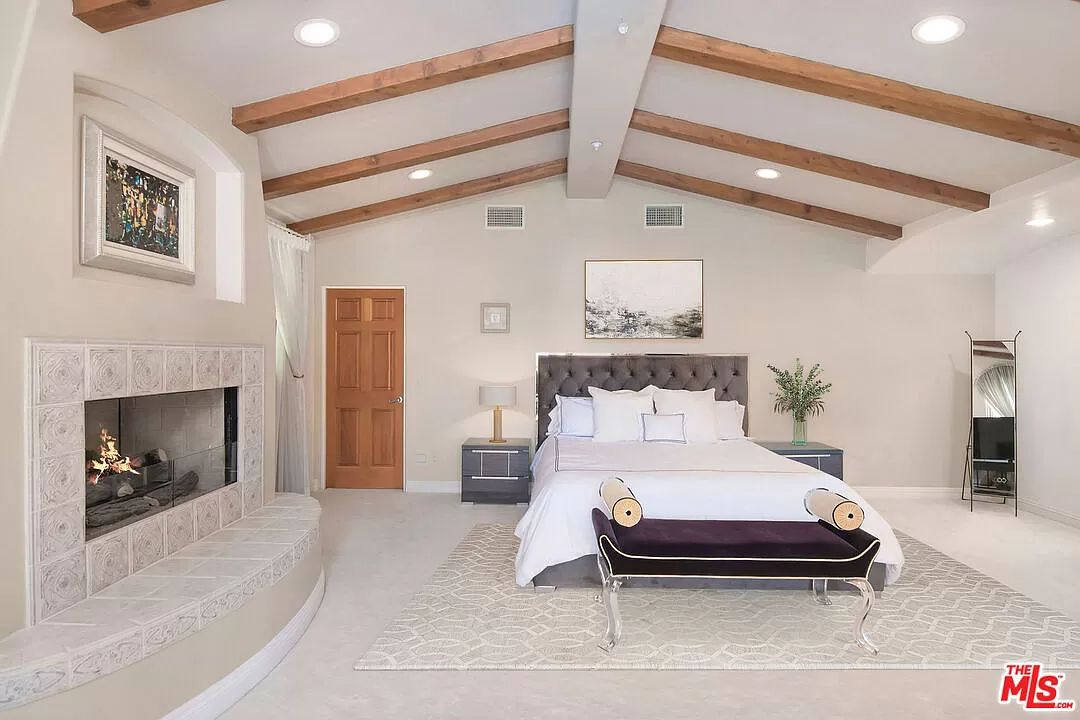 1125 San Ysidro Dr