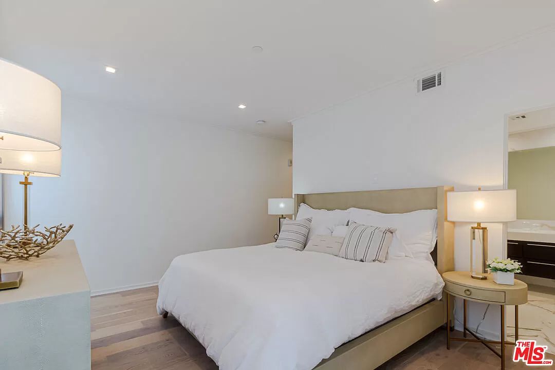 132  N Swall Dr 301