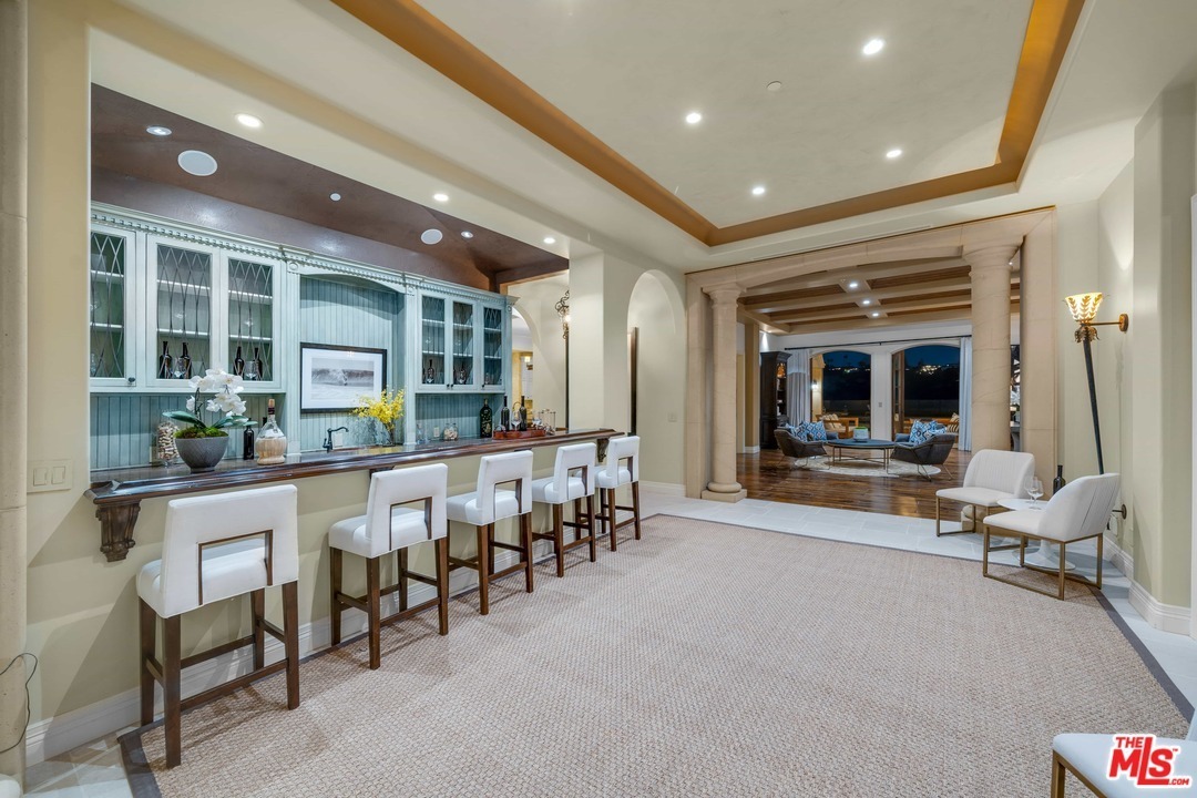 2140 Stratford Circle