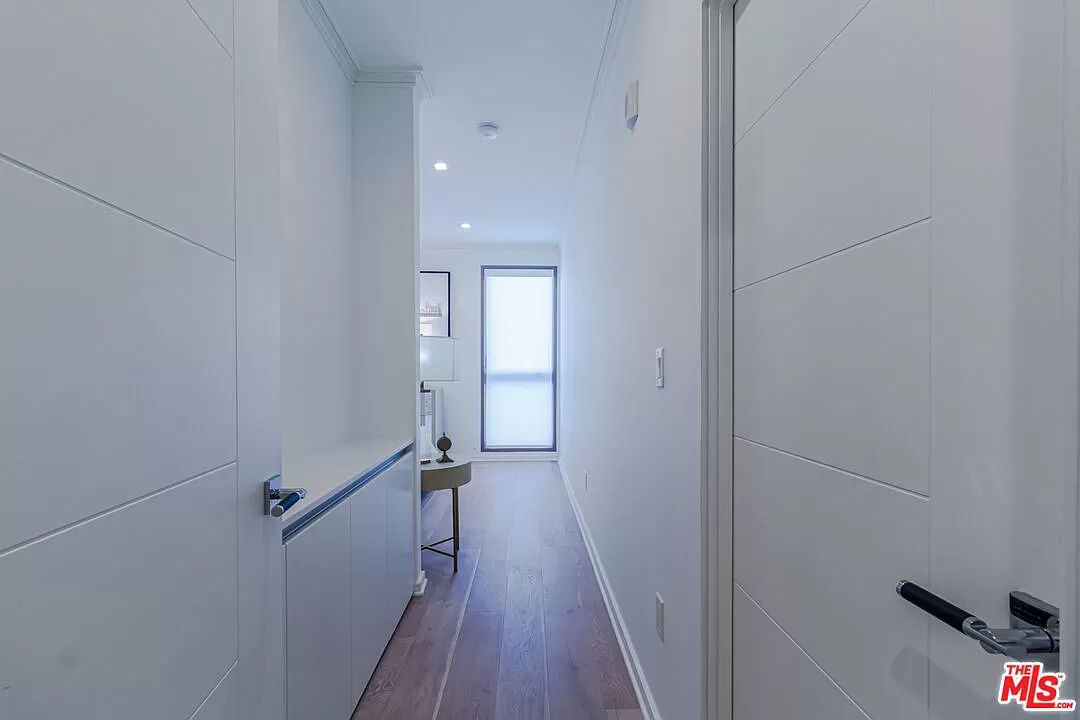 132  N Swall Dr 301