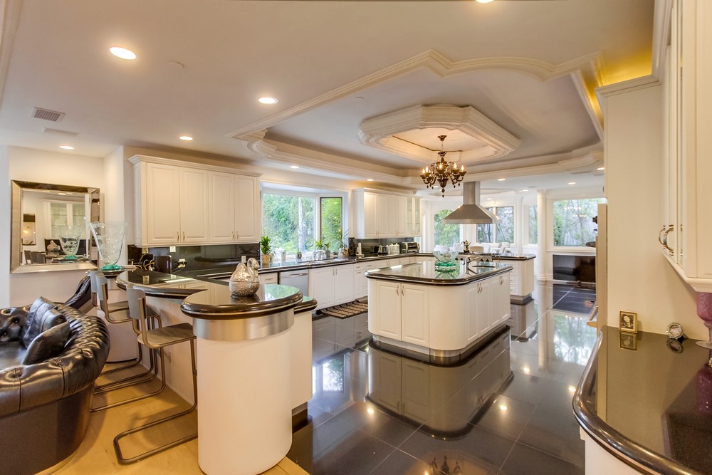 2227 Stratford Circle