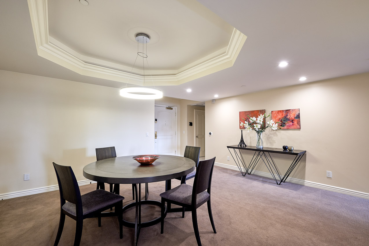 430 N Oakhurst Dr.