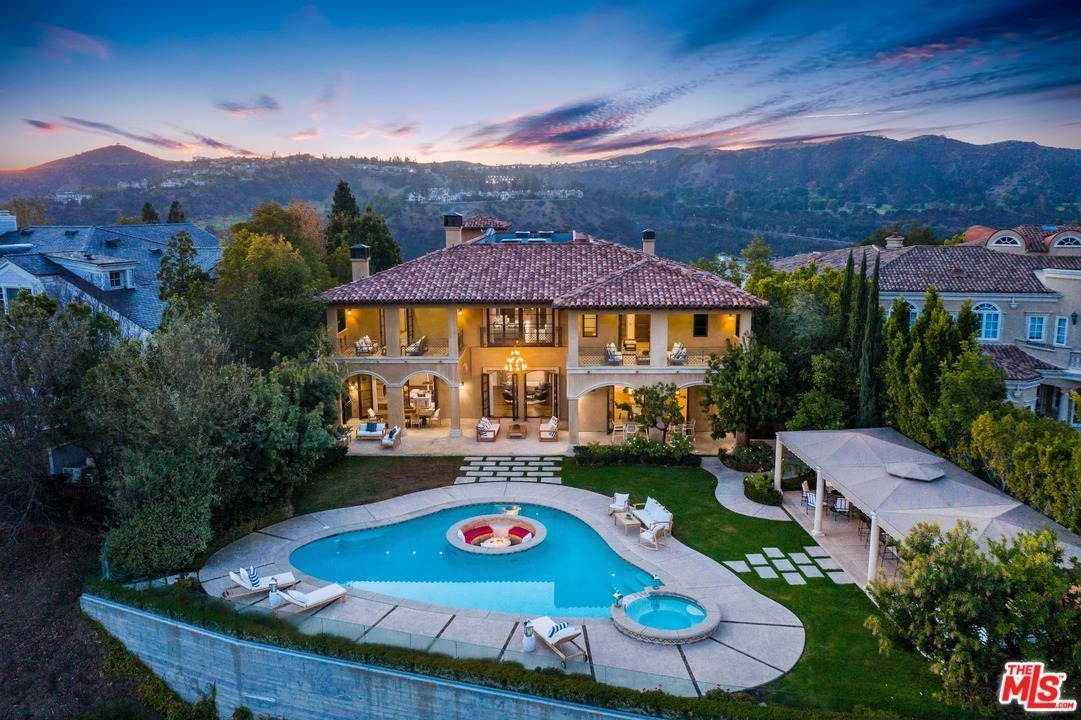 2140 Stratford Circle