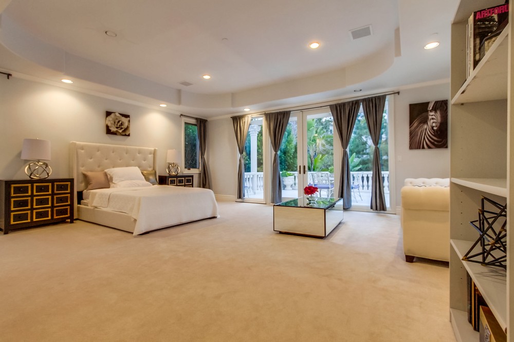 2227 Stratford Circle