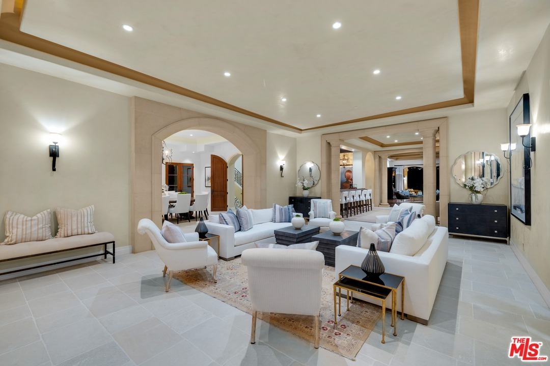 2140 Stratford Circle