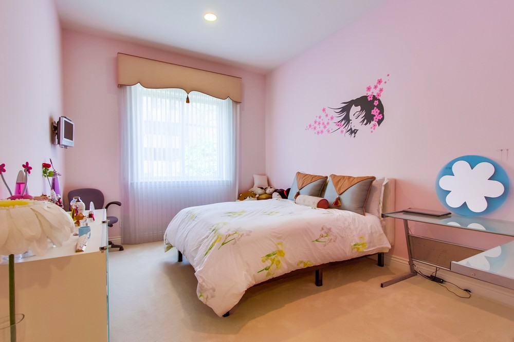 132 Maple Drive  201