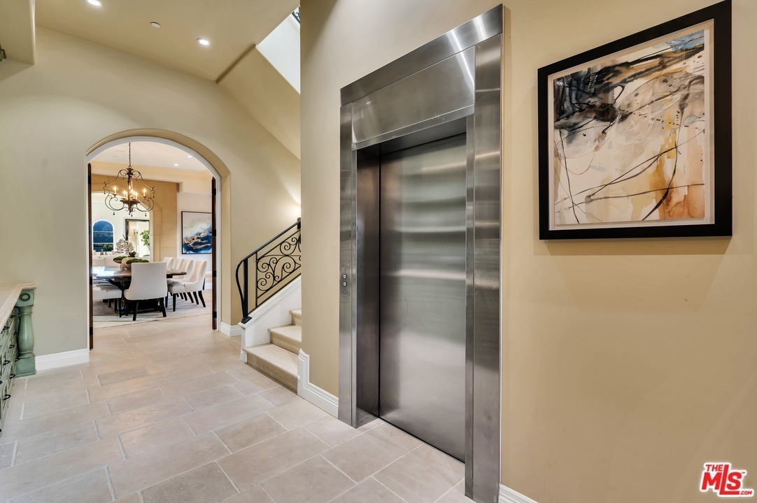 2140 Stratford Circle