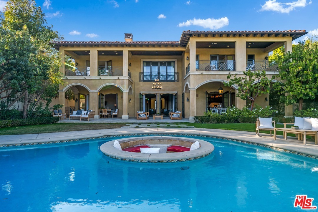 2140 Stratford Circle