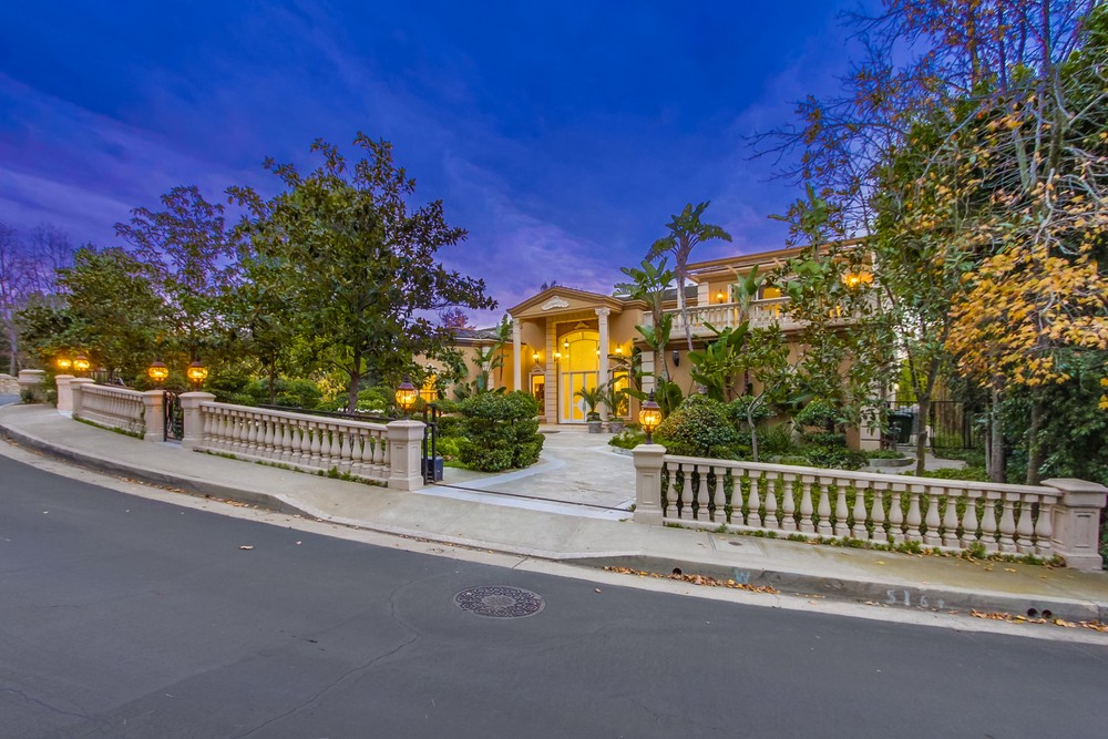 2227 Stratford Circle