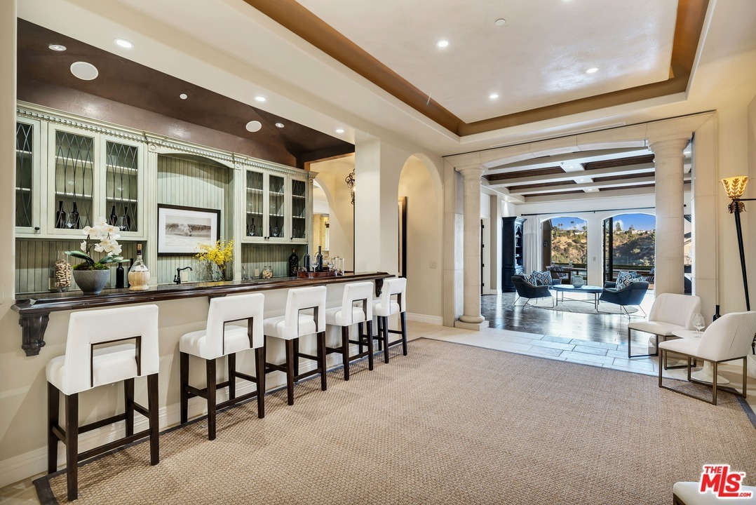 2140 Stratford Circle