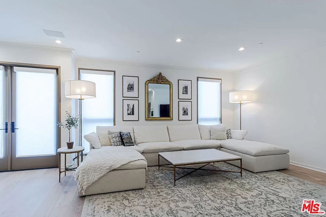 132  N Swall Dr 301