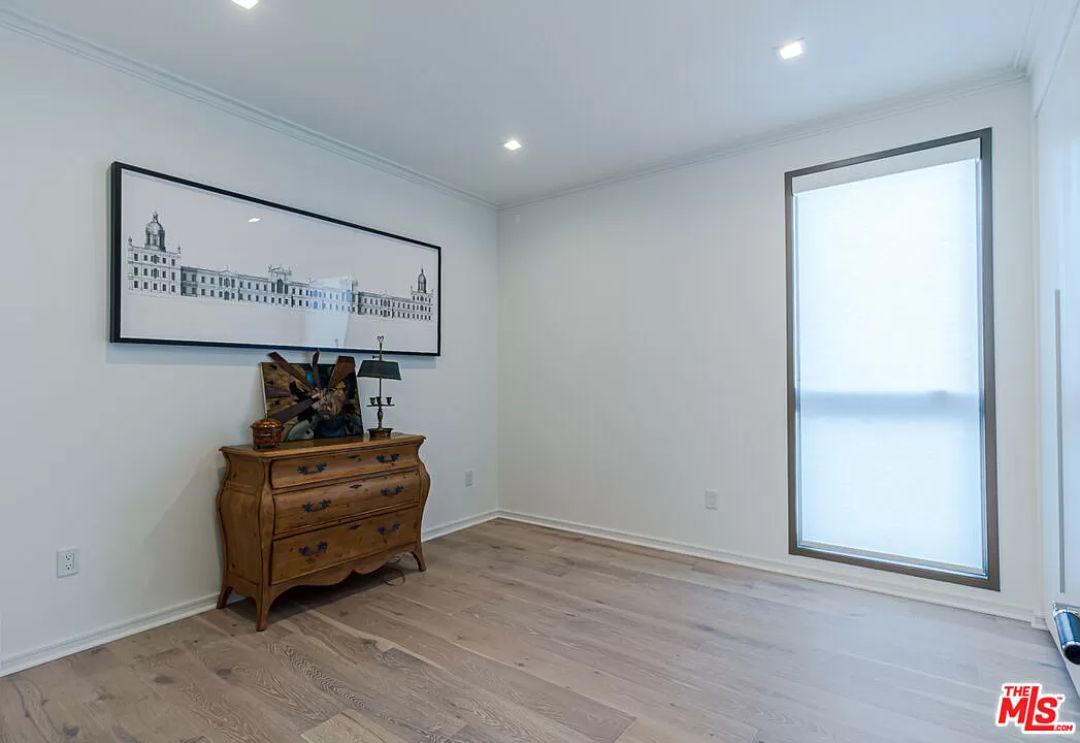 132  N Swall Dr 301