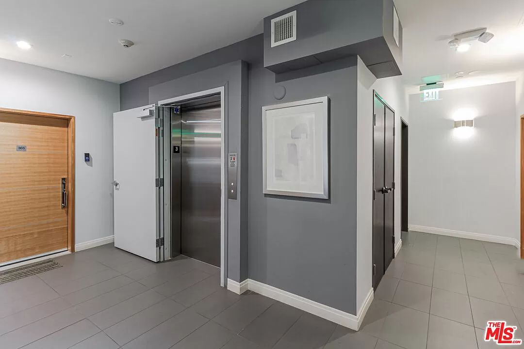 132  N Swall Dr 301