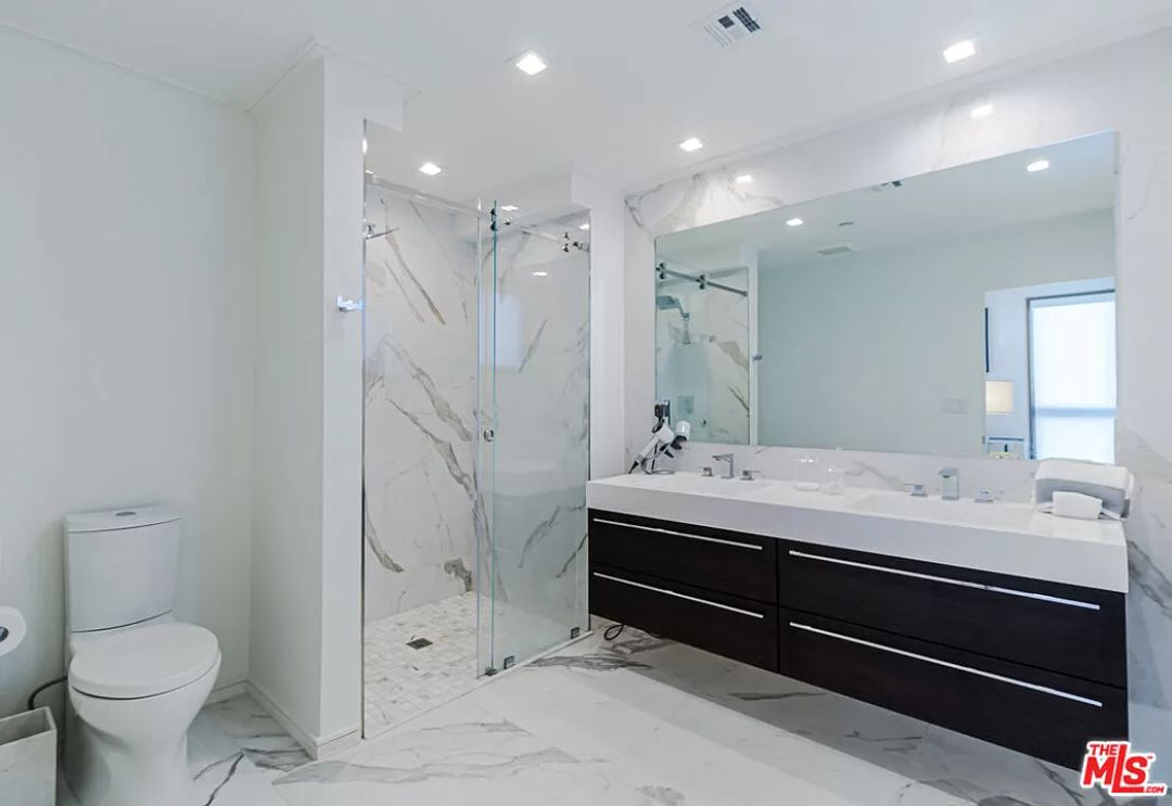 132  N Swall Dr 301
