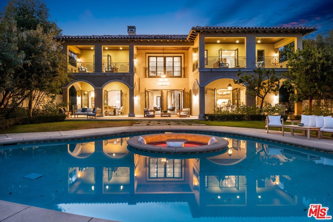 2140 Stratford Circle