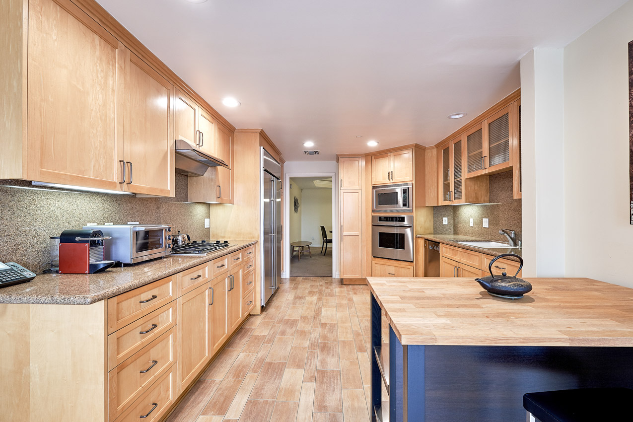 430 N Oakhurst Dr.