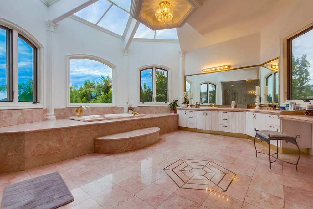 2227 Stratford Circle