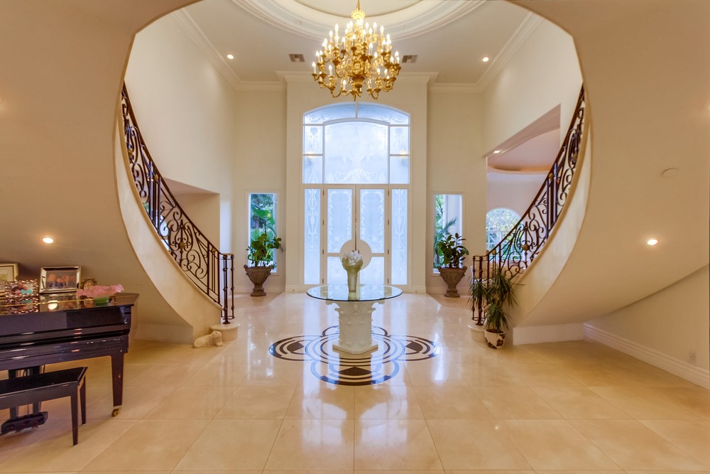 2227 Stratford Circle
