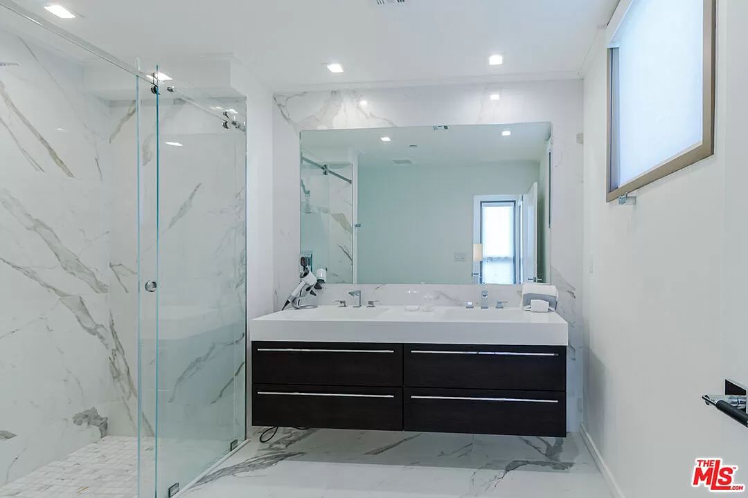 132  N Swall Dr 301