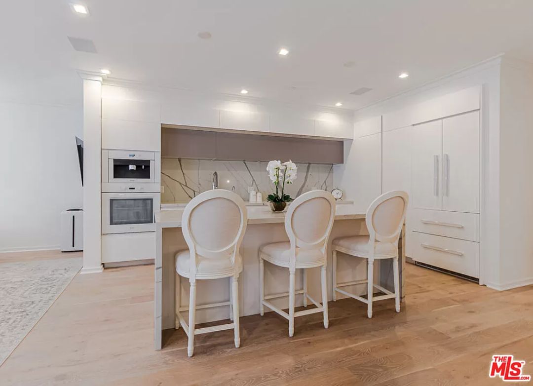 132  N Swall Dr 301