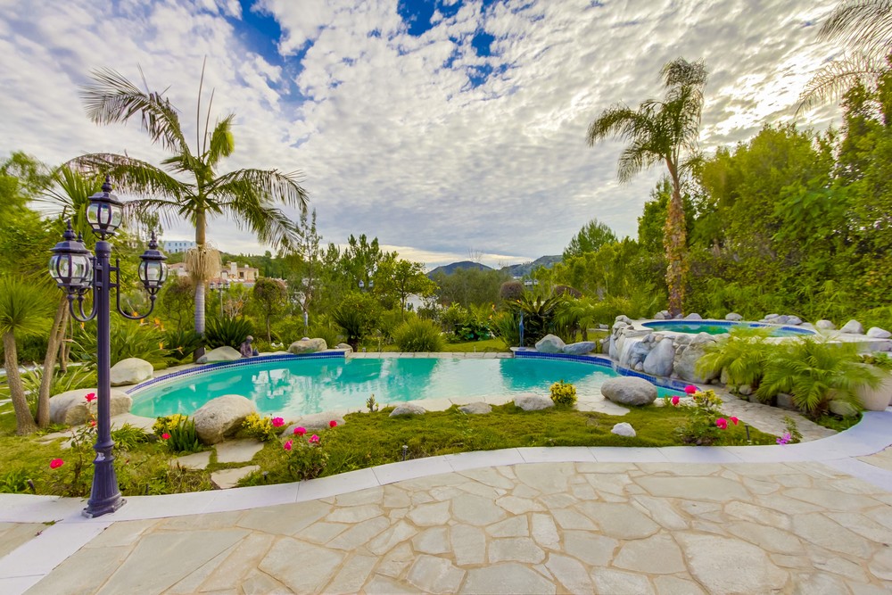 2227 Stratford Circle