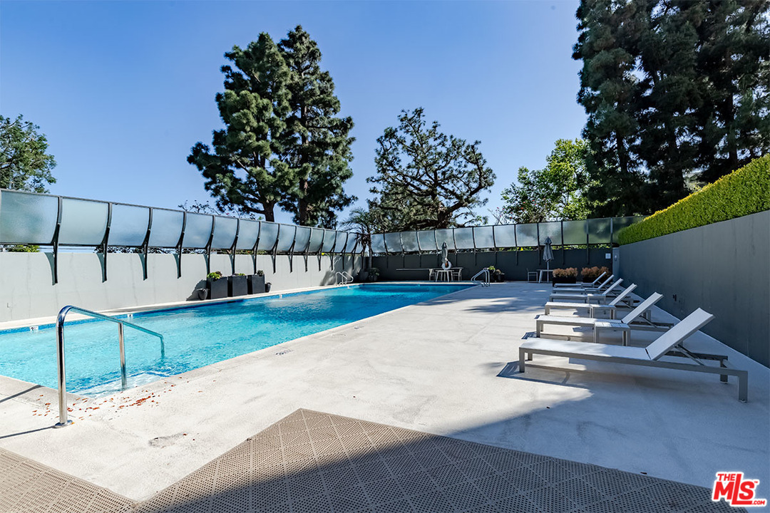 2222 Ave of Stars Ave,  2702