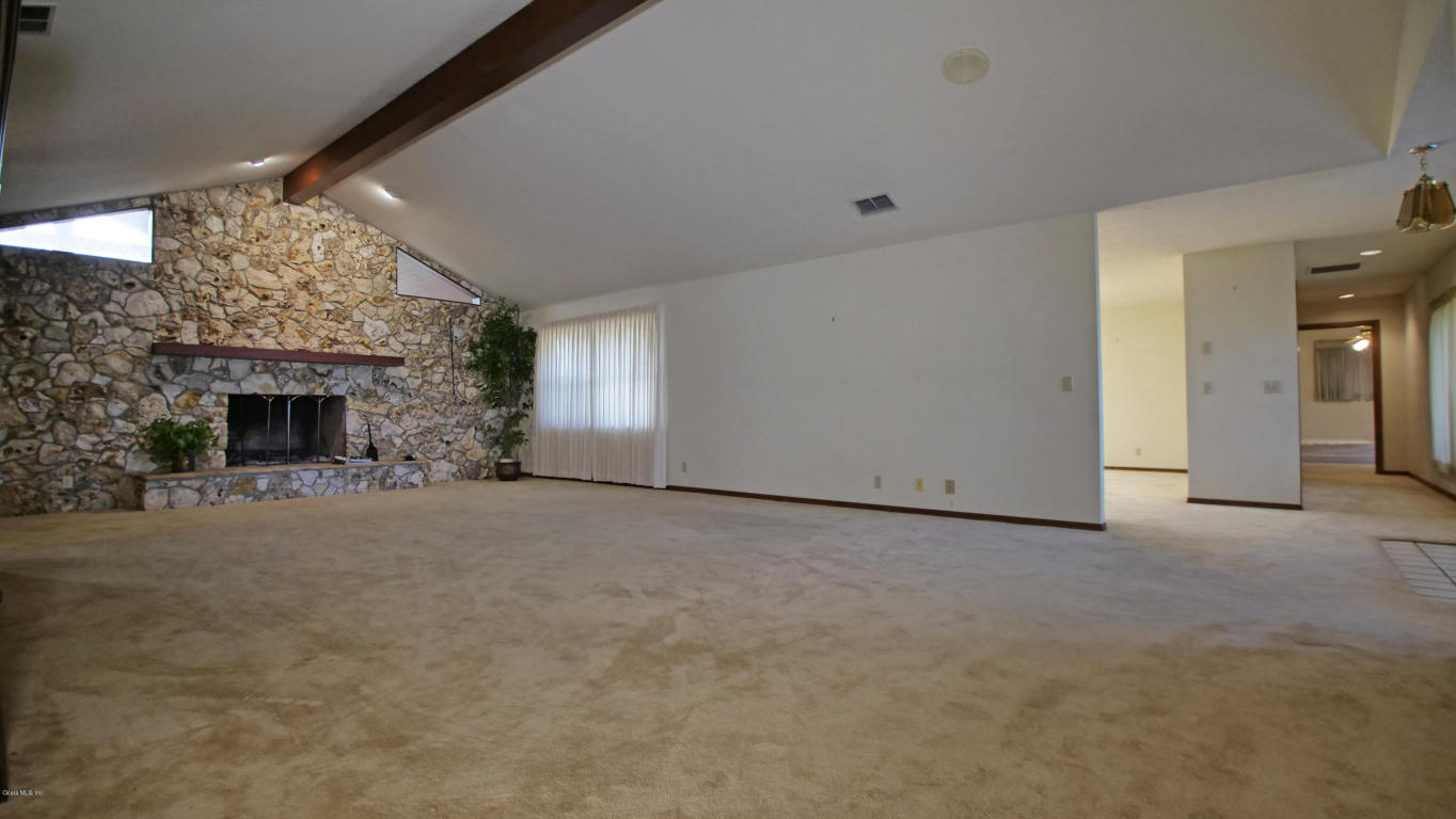 12191 N Magnolia Ave