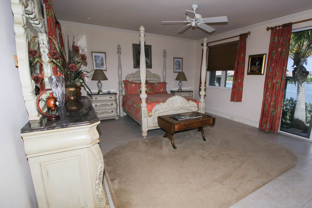 Beautiful 4 Bedroom Estate at Princess Isles