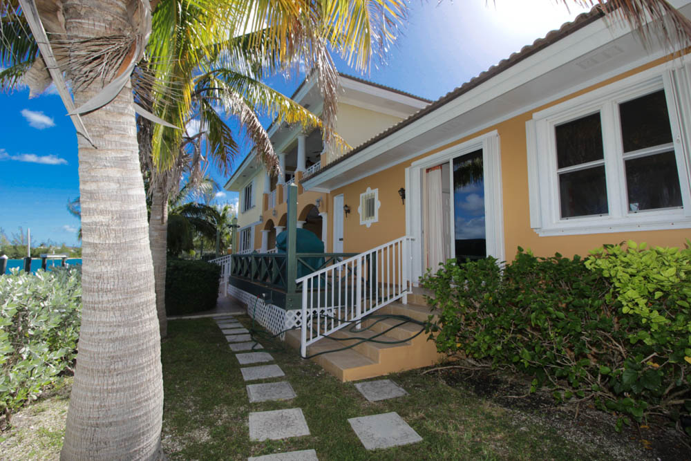 Beautiful 4 Bedroom Estate at Princess Isles