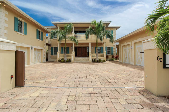 Luxurious Canal-front Estate, Grand Bahama/Freeport, Bahamas