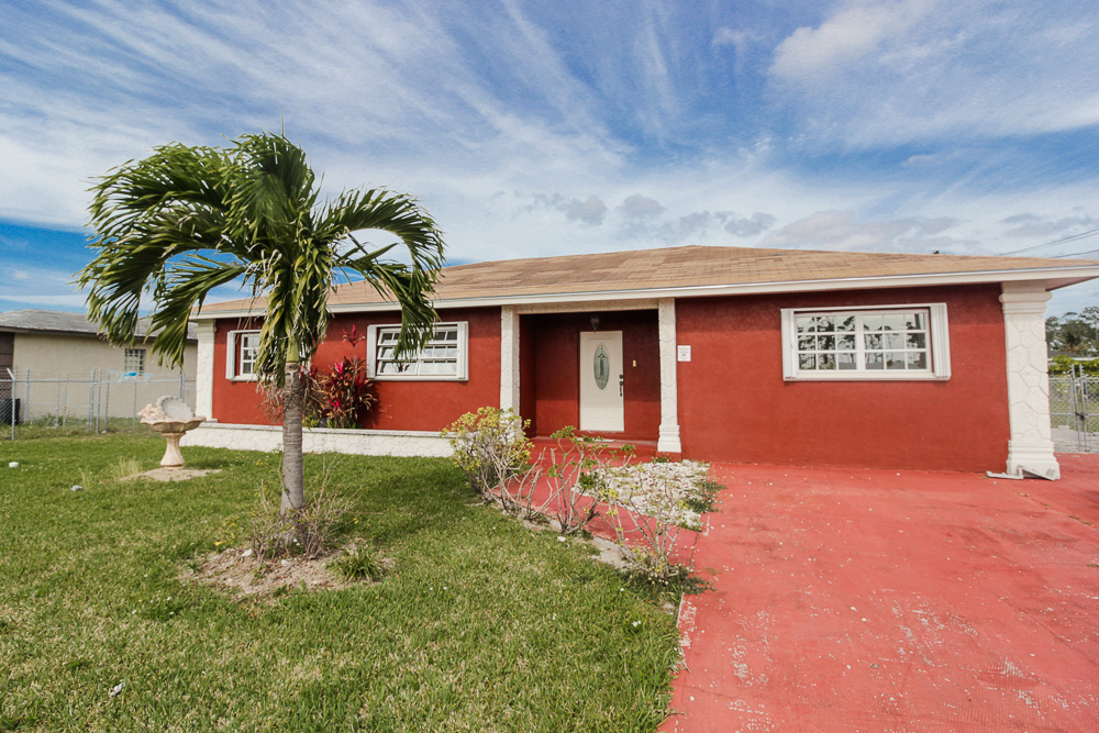 Charming Family Home in Imperial Park, Grand Bahama/Freeport, Bahamas