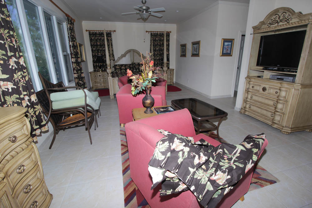 Beautiful 4 Bedroom Estate at Princess Isles