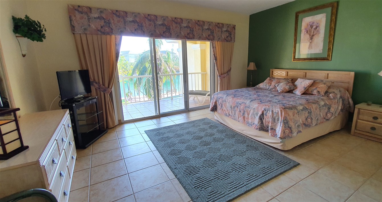 Beautiful Canalfront Condo at Channel Bay Club