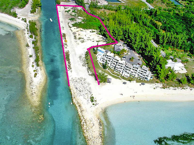 Beautiful Beachfront Tract in Bahama Terrace, Grand Bahama/Freeport, Bahamas