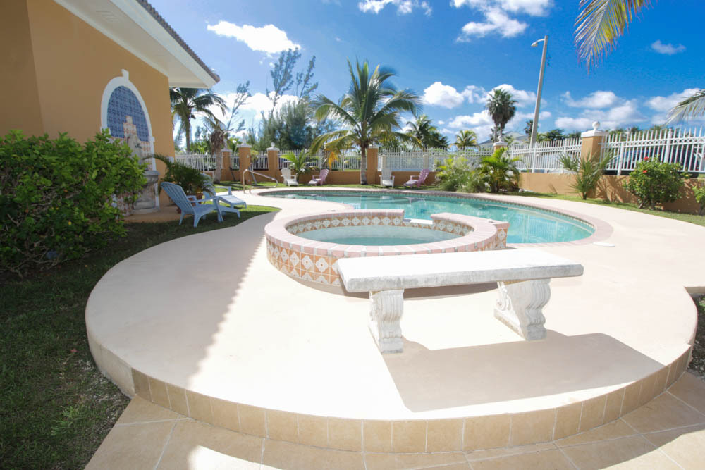 Beautiful 4 Bedroom Estate at Princess Isles