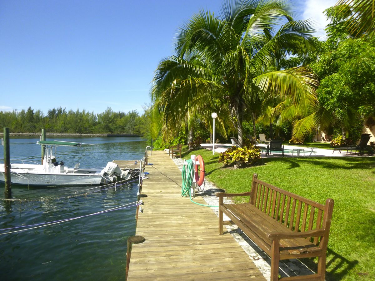 Beautiful Canalfront Condo at Channel Bay Club