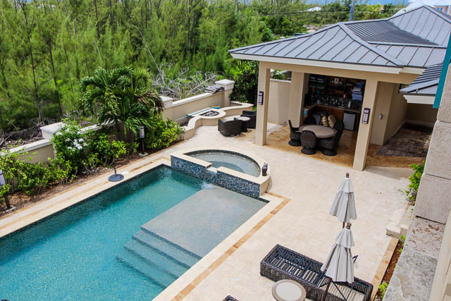 Luxurious Canal-front Estate