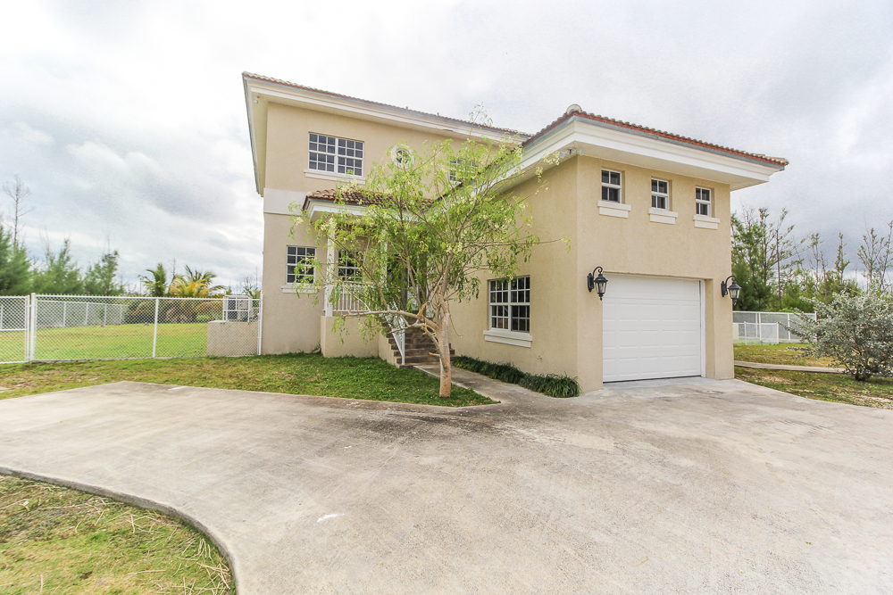 Waterfront Duplex in Grand Bahama, Grand Bahama/Freeport, Bahamas